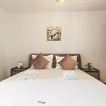 Luxury Cozy Collection Aparthotel In Brasov